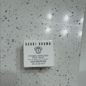Bobbi Brown Vitamin Enriched Face Base - White